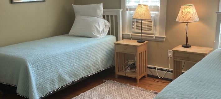 Cozy Cape near Chatham Center Hotels in Chatham