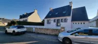 Belle Maison Lumineuse Avec Jardin Clos au Centre de Nevez - 500m des Commerces