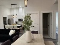 New Modern Townhome Downtown Coeur d'Alene minutes to waterfront restaurant shop