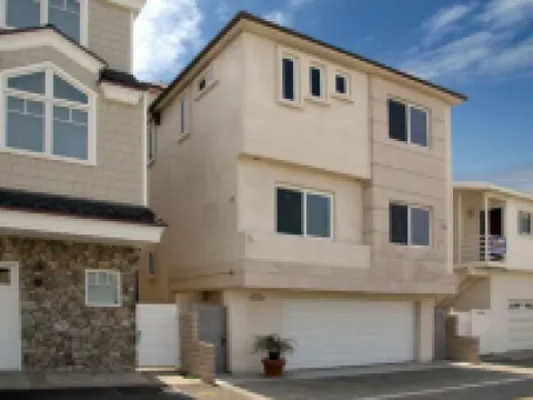 ON THE SAND! 5 Bedroom Beachfront Masterpiece in Huntington Beach, CA 선셋비치 호텔
