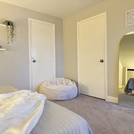 New, Clean, Downtown Getaway!
