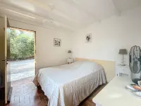 House near Fréjus, garden 1700 m2 in private estate with swimming pool, tennis....