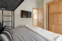 Brand New Beautiful Townhouse! Views and Pickleball Hotels near Kebler Pass
