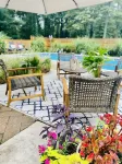 Rare find! Chic cottage, salt water heated pool May 15-Oct15.