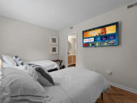 NEW reno! Walk to Pinehurst CC, The Cradle and enjoy the indoor putting green! Hotels in Pinehurst