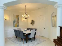 5br/4ba Luxury house w pool and beautiful backyard Hotel a Lealman