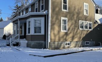 Beautiful & Cozy 2 BR/ 2Beds/ Netflix/Alexa/Roku.