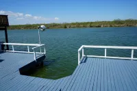 Texas themed cabin with a Shared fishing pier Not waterfront