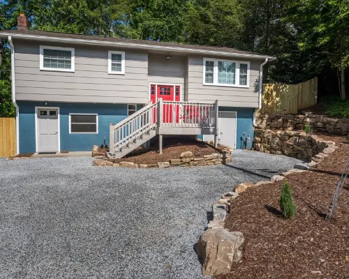 New! Cozy Mountain Retreat Near Pisgah Forest & DownTwn. Pet Friendly/Game Room! Hotels in Brevard