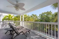 ★Welcoming Family Vacation Gated home★with private heated pool and Patio