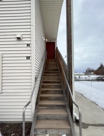 Beautifully furnished 2 bed 1 bath apartment in central location.Sleeps 5