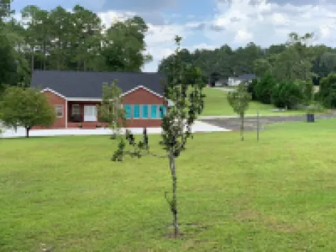 New,  charming, and spacious Troopers  Getaway/ 5 minutes to down town.