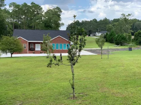 New,  charming, and spacious Troopers  Getaway/ 5 minutes to down town.