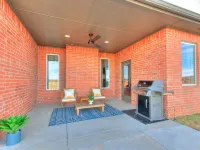 Western-Themed Family Retreat -- Kid-Friendly, Fire Pit, New Build Home