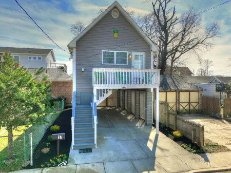 Keansburg! Your Beach Home! Pet Friendly.