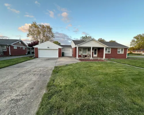 Cozy Corner House 9 min walk from Indianapolis Motor Speedway! Hotels in Speedway