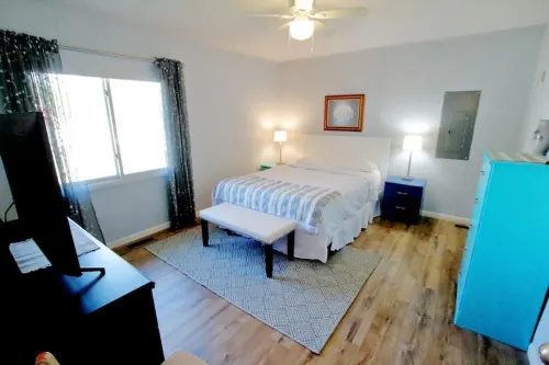 Squeaky Clean! Gorgeous St. Ignace Beach House!