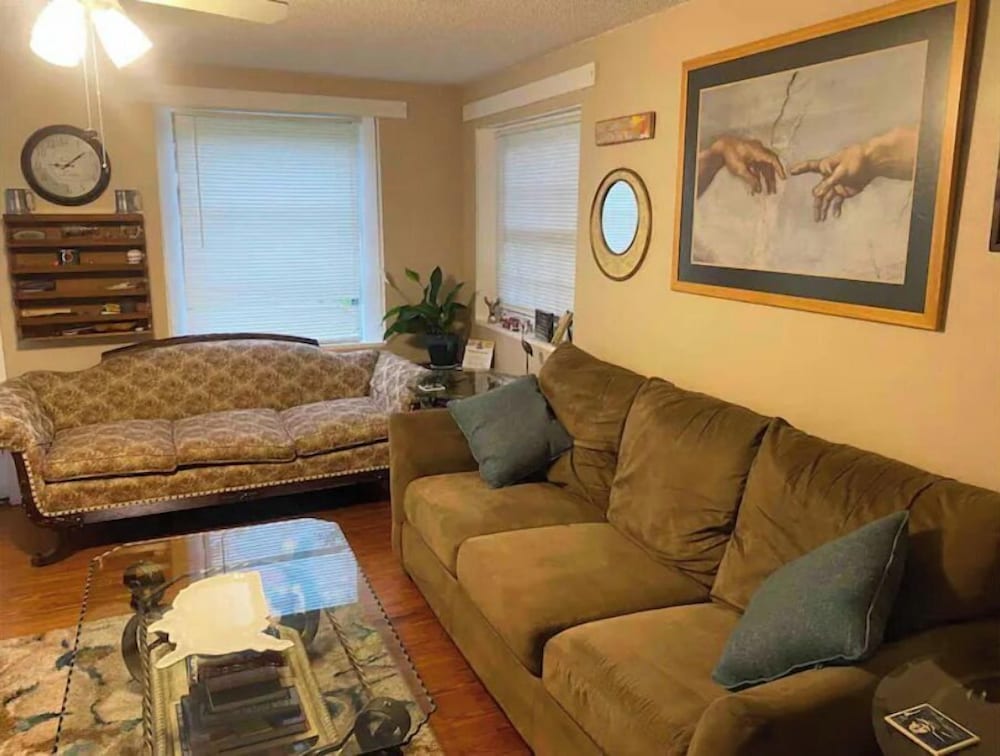 History House of Holly Hill Daytona- 109& up. US History theme. Hotels in Holly Hill