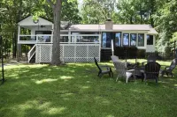 Beautifully renovated lakefront home on Lake Wateree. 3BR/3BA. Pet-Friendly!