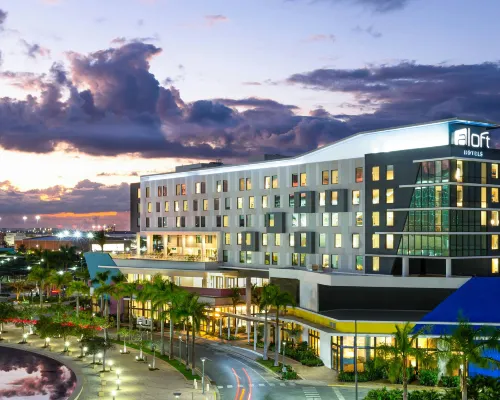 Aloft San Juan Hotels near Munoz Rivera Park