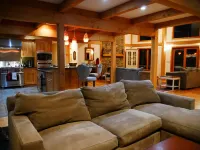 Cozy Valley View Post & Beam Villa!