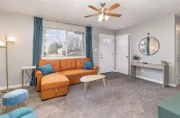 3 Miles from the ARK! 3 bedroom Home in Williamstown with Game Room!