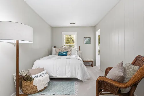 Mimi's Cottage,    Minutes away from Sports Force Parks and Cedar Point - 2-Star
