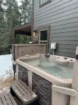 THE DEN at Hayden Lake- Hot Tub, Boat Slip, Close to Riding & Hiking Trails, Hotels in Kootenai County