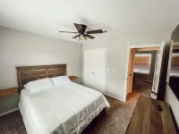 Fishing paradise!!! House on Livingston with private dock!