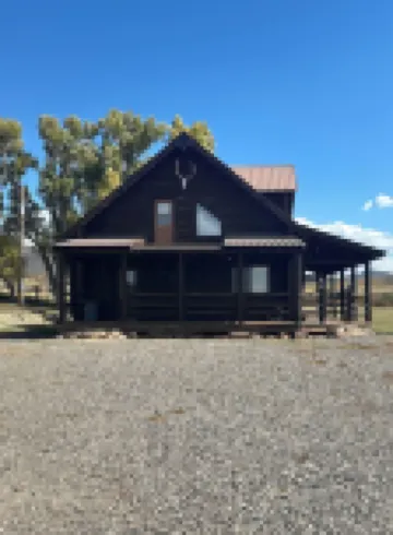 Cozy cabin in beautiful Meeker, CO-10 miles from town, perfect for OHV travelers