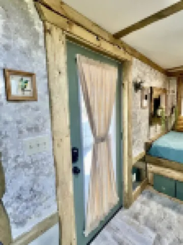 Get 'WilderMcFaddenRidge mins from New River Gorge Nat'l Park w/hot tub!