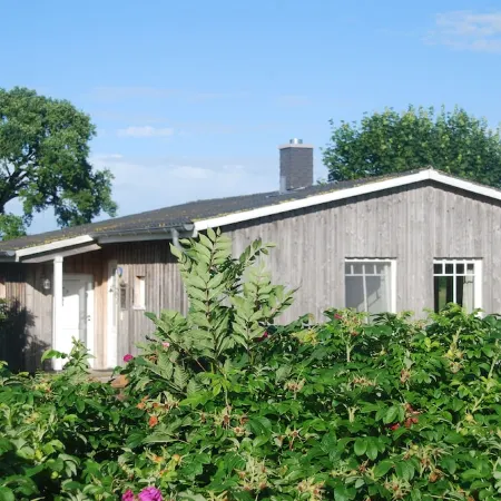 Idyllic vacation home on the Baltic Sea with sauna and fireplace Отели в г. Шёнберг