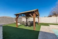 Large Glendale Home with Pool, Sleeps 11, Near Cardinals Stadium, Pets Allowed