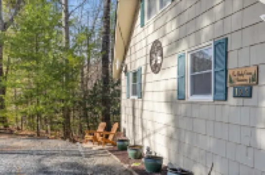 Spacious Mountain Cabin for 8