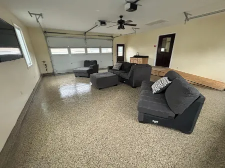 Rusty’s Getaway is a rustic/modern handicap accessible, family friendly space.