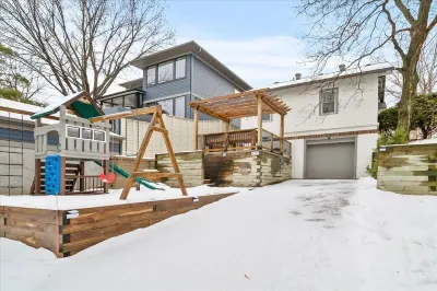 Charming Linden Hills Bungalow Close to Everything Hotels in 