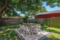 Hot Tub! String Lights! Putting Green!Near by: TU, Expo Sq, Rte. 66, Bok Expo Square 주변 호텔