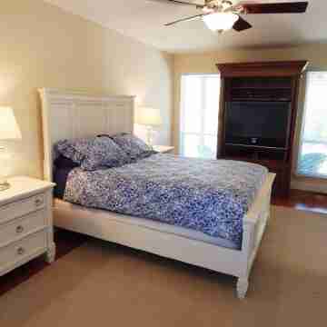 Beautiful Hither Hills Area - Walk to Ocean - Great Off-Season Rates Rooms