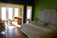 Oceanfront Cottage with Great Views!