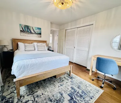 1 min walk to private beach-Linens included! Booking for 2025! New amenities!