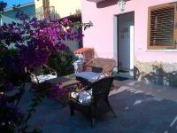 Casa Lulu, cottage with garden a few steps from the beach