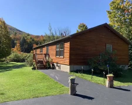 Log Cabin Near Hunter Mountain ハンターのホテル