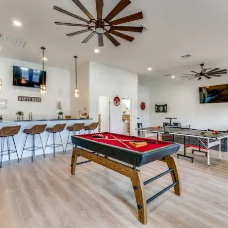 Wine Country Compound I Pool & Hot Tub I Club House and Casita!