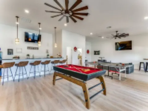 Wine Country Compound I Pool & Hot Tub I Club House and Casita!