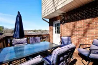 Newly Renovated Townhome with THREE KING-SIZE beds