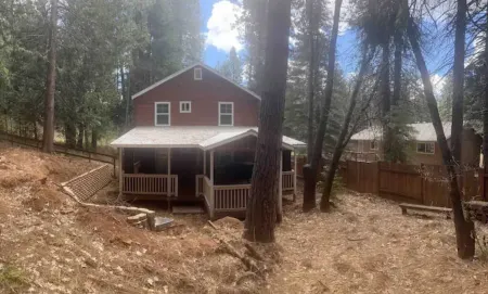 Private Lake • Hot Tub • BBQ • AC • Gen • Modern Comforts!