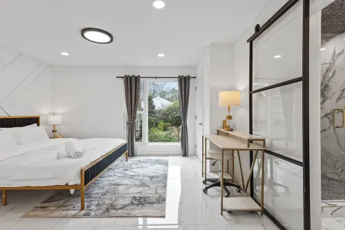 Deluxe 3Bed 3Bath Home - Dresden East Neighborhood Atlanta