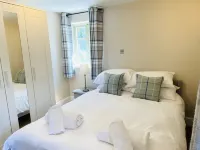 LOVELY 2 BEDROOM COTTAGE, GREAT LOCATION