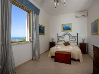 Antica Fortezza Villa Fontana - large garden, private pool and maximum privacy Hotels in Valderice