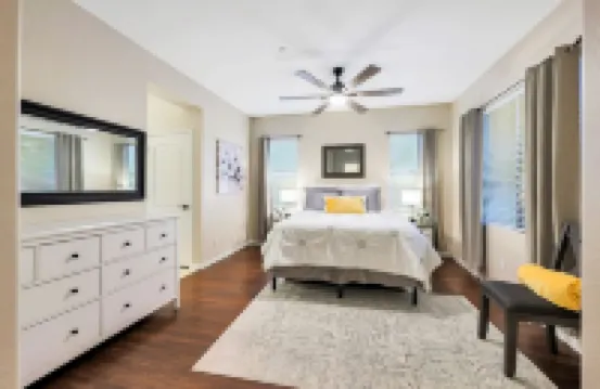 Newly Renovated 4 Bedroom House near hiking and lots of restaurants